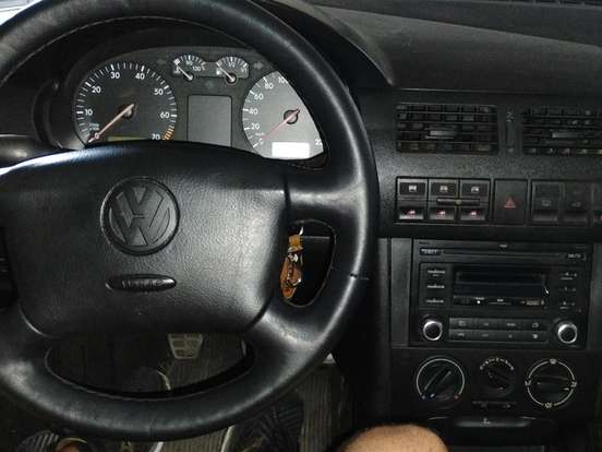 VOLKSWAGEN-GOL-2.0 MI 8V GASOLINA 4P MANUAL VOLKSWAGEN-GOL-2000