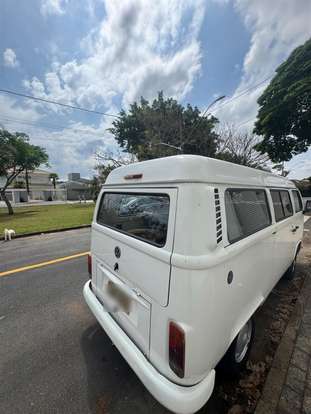 VOLKSWAGEN-KOMBI-2012