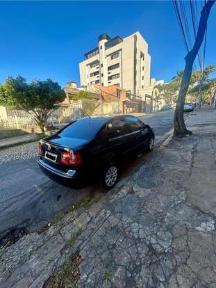 VOLKSWAGEN-POLO SEDAN-2009