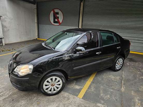 VOLKSWAGEN-POLO SEDAN-1.6 MI 8V FLEX 4P MANUAL VOLKSWAGEN-POLO SEDAN-2009