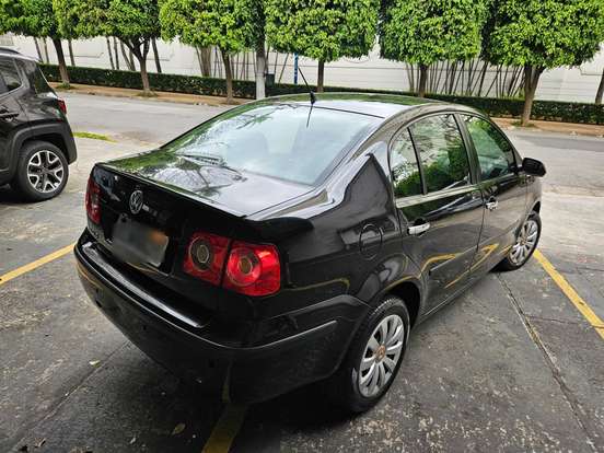 VOLKSWAGEN-POLO SEDAN-1.6 MI 8V FLEX 4P MANUAL VOLKSWAGEN-POLO SEDAN-2009
