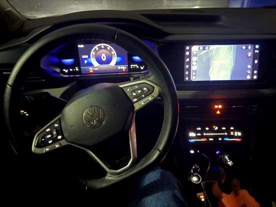 VOLKSWAGEN-TAOS-2023