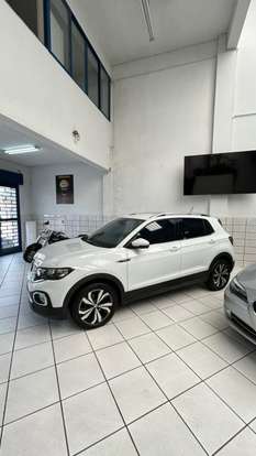 VOLKSWAGEN-T-CROSS-2021