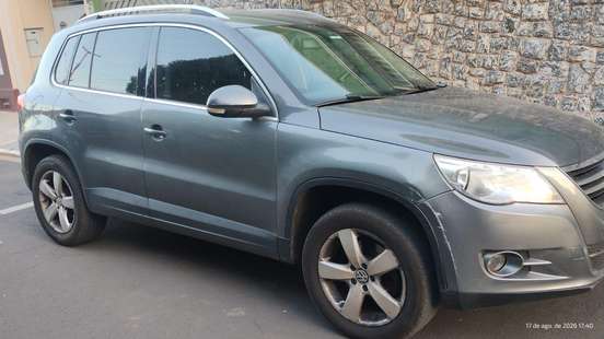 VOLKSWAGEN-TIGUAN-2011