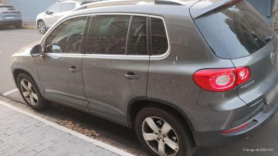 VOLKSWAGEN-TIGUAN-2011