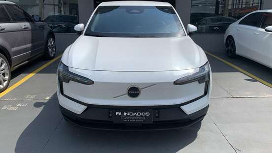 VOLVO-EX30-2024