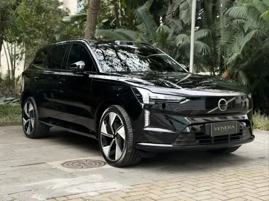 VOLVO-EX90-2025