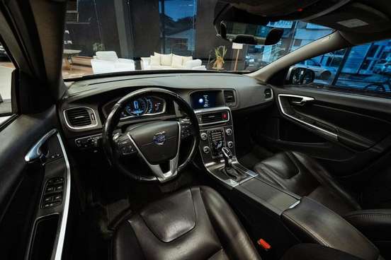 VOLVO-S60-2.0 T5 KINETIC 16V TURBO GASOLINA 4P AUTOMÁTICO VOLVO-S60-2015