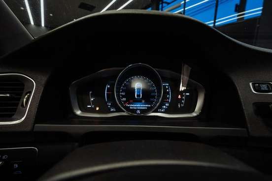 VOLVO-S60-2015
