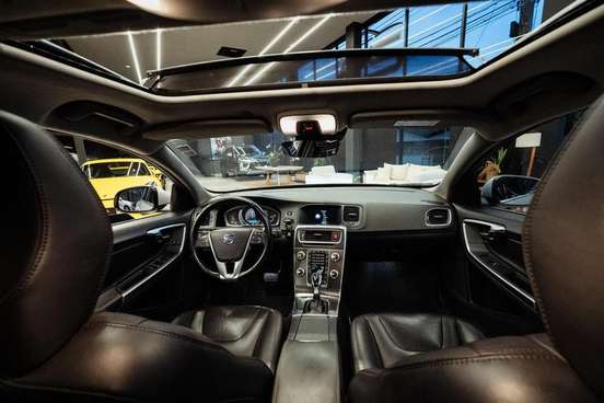 VOLVO-S60-2015