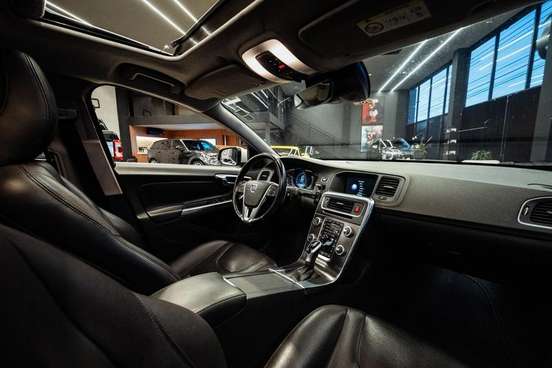VOLVO-S60-2015