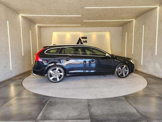 VOLVO-V60-2.0 T5 R DESIGN DYNAMIC 16V TURBO GASOLINA 4P AUTOMATIZADO VOLVO-V60-2013