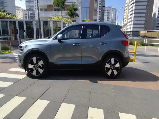 VOLVO-XC40-2.0 T5 GASOLINA MOMENTUM AWD GEARTRONIC VOLVO-XC40-2018