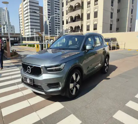 VOLVO-XC40-2018