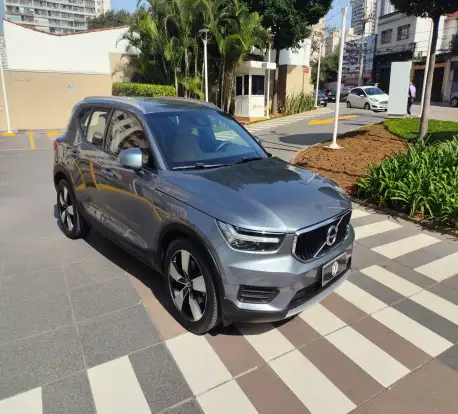 VOLVO-XC40-2018