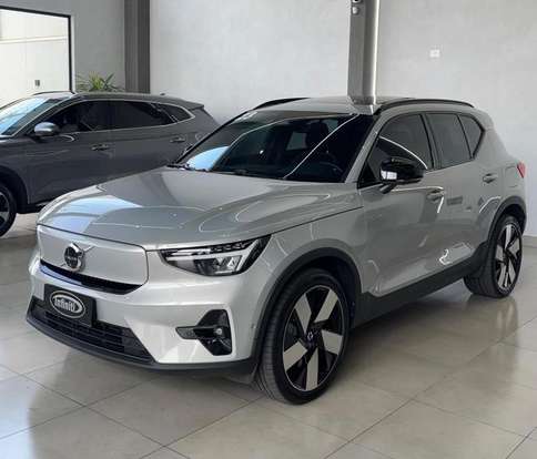 VOLVO-XC40-2023