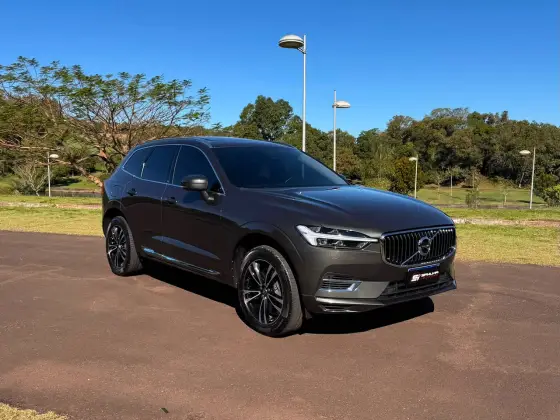 VOLVO XC60 2.0 T8 HYBRID MOMENTUM AWD GEARTRONIC