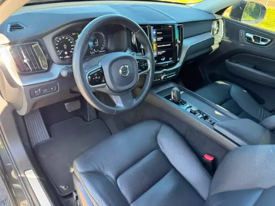 VOLVO-XC60-2021