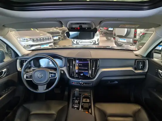 VOLVO-XC60-2.0 T8 HYBRID MOMENTUM AWD GEARTRONIC VOLVO-XC60-2020