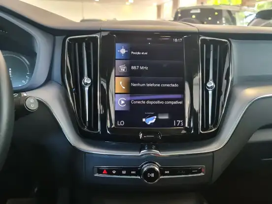 VOLVO-XC60-2020