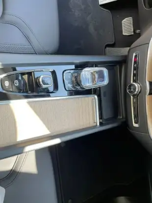 VOLVO-XC60-2026