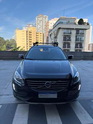 VOLVO-XC60-2017