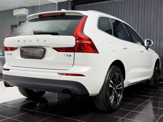 VOLVO-XC60-2.0 T8 HYBRID MOMENTUM AWD GEARTRONIC VOLVO-XC60-2020