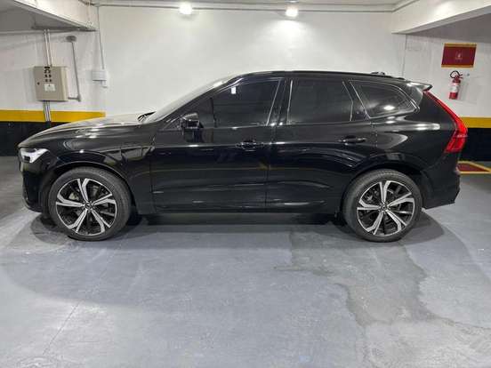 VOLVO-XC60-2023
