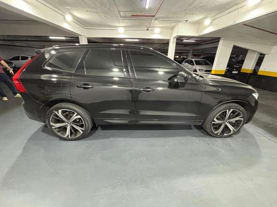 VOLVO-XC60-2023