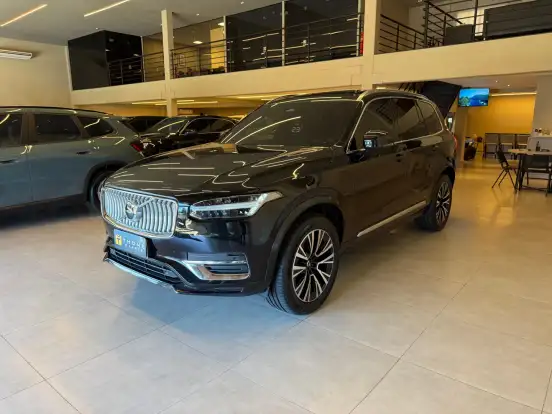 VOLVO-XC90-2022