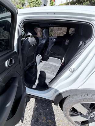 VOLVO-C40-2022