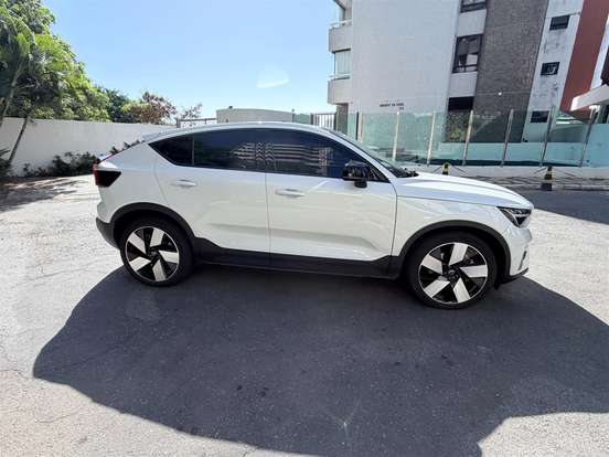 VOLVO-C40-2022