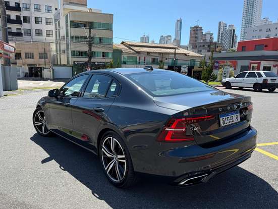 VOLVO-S60-2.0 T8 R-DESIGN HÍBRIDO 4P AUTOMÁTICO VOLVO-S60-2019