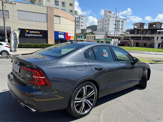 VOLVO-S60-2019
