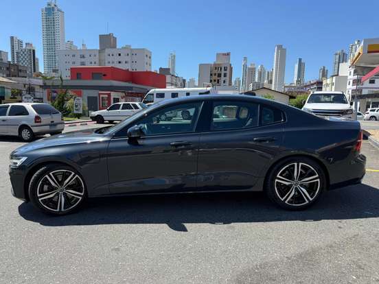 VOLVO-S60-2.0 T8 R-DESIGN HÍBRIDO 4P AUTOMÁTICO VOLVO-S60-2019