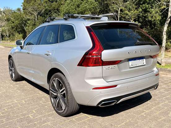 VOLVO-XC60-2018