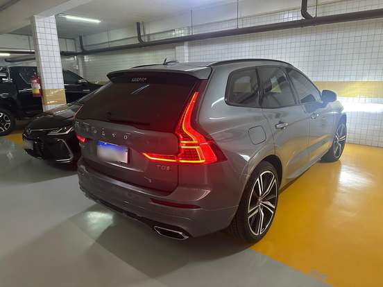 VOLVO-XC60-2019