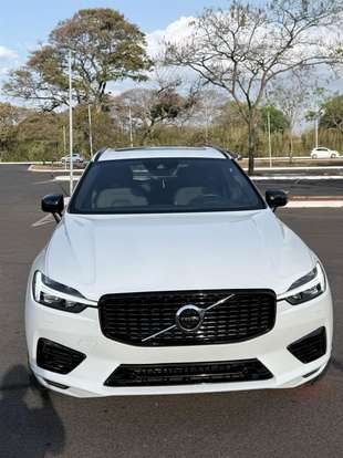 VOLVO-XC60-2021