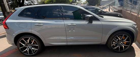 VOLVO-XC60-2025