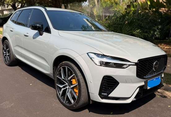 VOLVO-XC60-2025