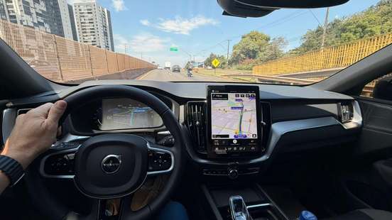 VOLVO-XC60-2025
