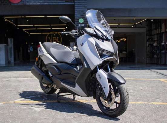YAMAHA-XMAX 250 CONNECTED ABS-2025