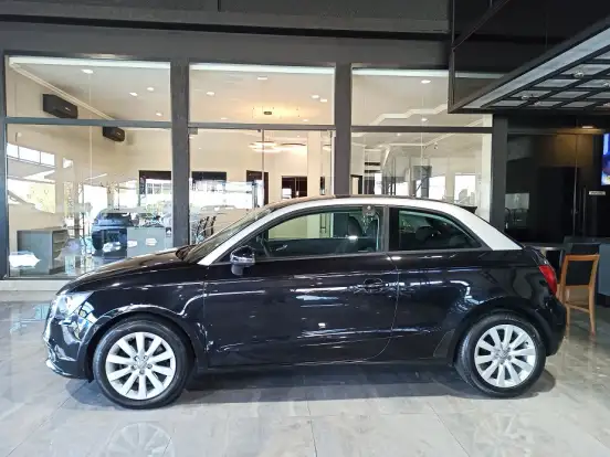 AUDI-A1-1.4 TFSI ATTRACTION 16V 122CV GASOLINA 2P AUTOMÁTICO AUDI-A1-2011