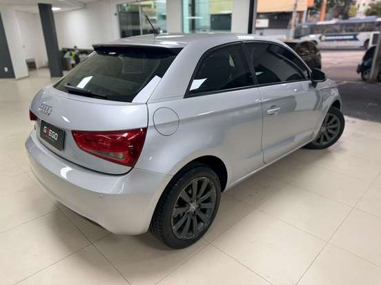 AUDI-A1-1.4 TFSI ATTRACTION 16V 122CV GASOLINA 2P AUTOMÁTICO AUDI-A1-2011