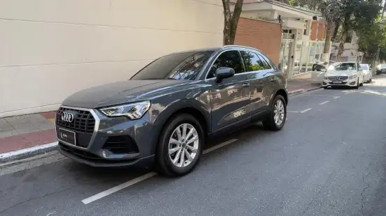 AUDI-Q3-2021