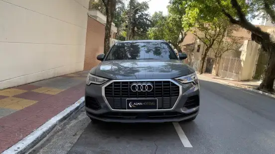 AUDI-Q3-2021