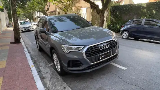 AUDI-Q3-2021