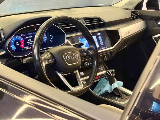 AUDI-Q3-2019