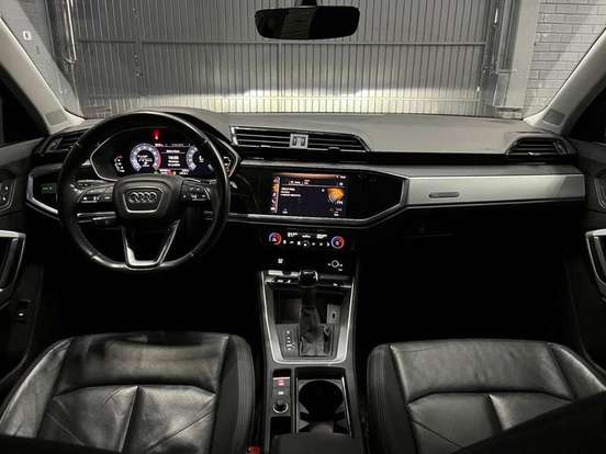 AUDI-Q3-2020