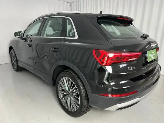 AUDI-Q3-2024